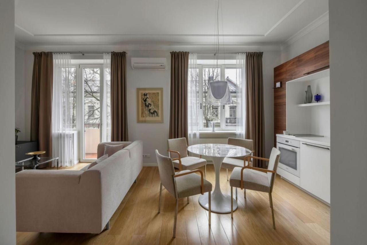 Design Studio Apartment With Balcony By Hostlovers Каунас Экстерьер фото